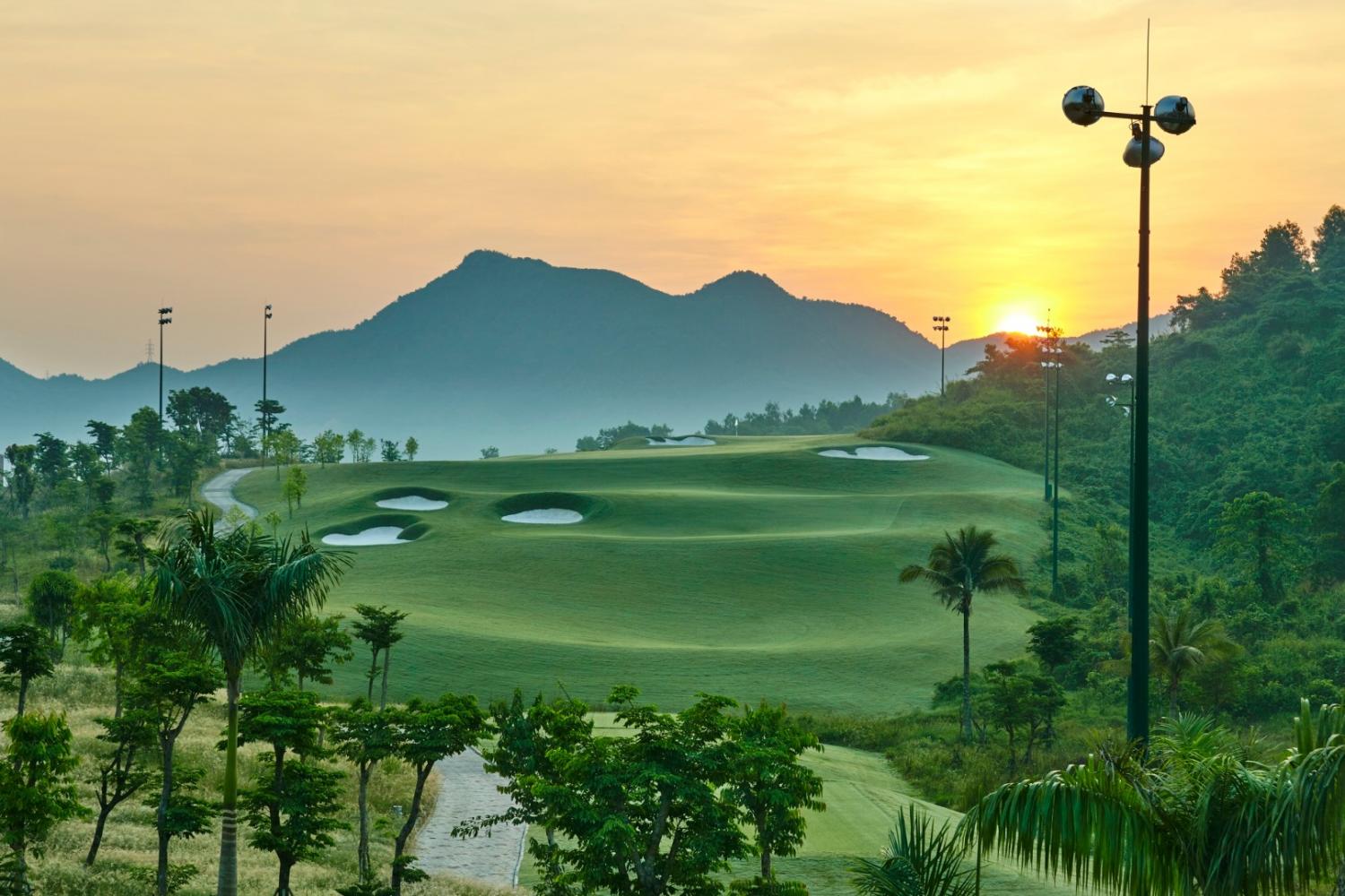 ba-na-hills-golf-club-hole-10-high-res.jpg